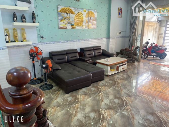 Mặt tiền Siêu Hiếm 413 Lê Văn Quới 111m2 ngang 5m -3 Tầng Nhỉnh 11 tỷ - 4