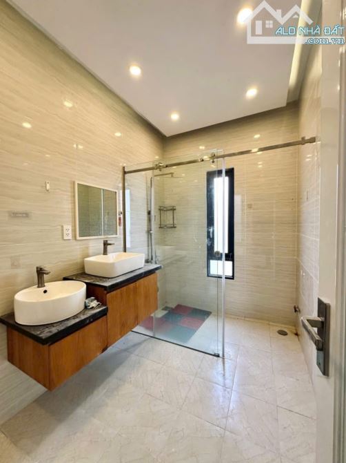 Nhà Bán Đường 12m Số 152 Thành Thái , P12. DT 4.2*16m. 5 Tầng. Giá 20 Tỷ Thương Lượng - 4