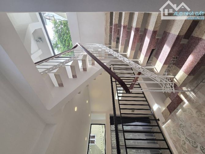 NGAY LÊ VĂN SỸ PN NHÀ MỚI 3 MẶT ĐƯỜNG RỘNG THOÁNG SẠCH 49M2 - 4