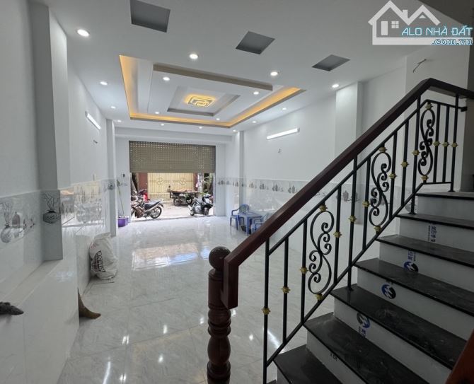6,2 Tỷ- Bán nhà 60m2- 3 tầng- Trần Thủ Độ- Tân Phú- Sổ riêng - 4
