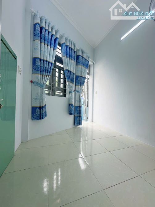 Bán nhà giáp ngã tư bốn xã, 25m2, nhỉnh 2 tỷ - 4
