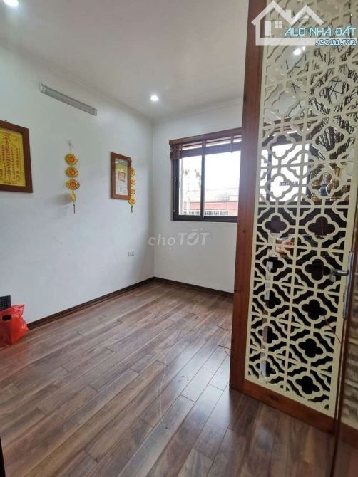 Cho thuê nhà ngõ kd, ô tô Thái Hà, Đồng Đa, 30m2, 5 tầng, thông phòng, 20tr - 4
