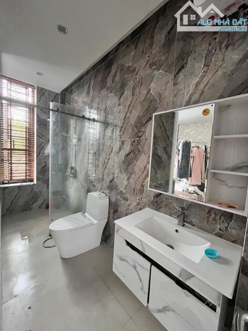 NHÀ 4 TẦNG – MT THI SÁCH – TT HẢI CHÂU ĐÀ NẴNG - GẦN SÂN BAY –  GIÁ 7.8 TỶ - 4