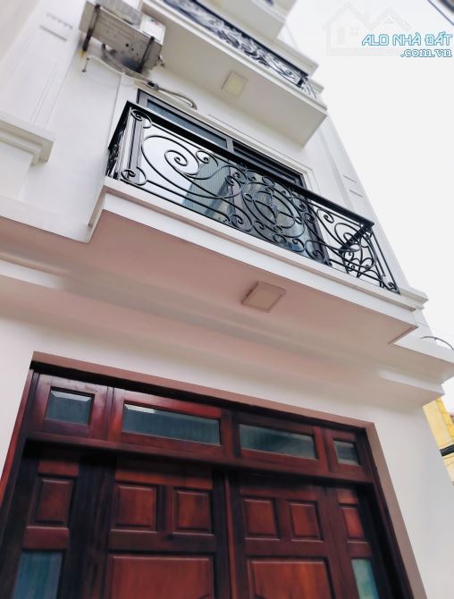 THẠCH BÀN - Ngõ rộng thoáng - LÔ GóC - 36m2 - 5tầng - Chào 6.35Tỷ. - 4