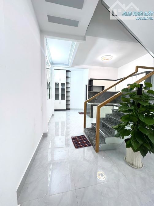 NHÀ MỚI 2 TẦNG HUỲNH THỊ HAI Q.12- HẺM XE HƠI THÔNG GIÁ 4TY180 - 4