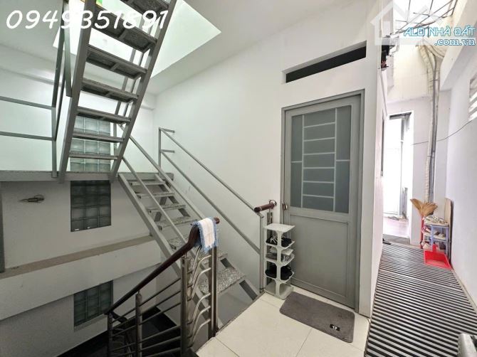 🏡 NHÀ CHDV - 12 PHÒNG - 2 MẶT THOÁNG - HẺM Ô TÔ NƠ TRANG LONG P7 BÌNH THẠNH - 4