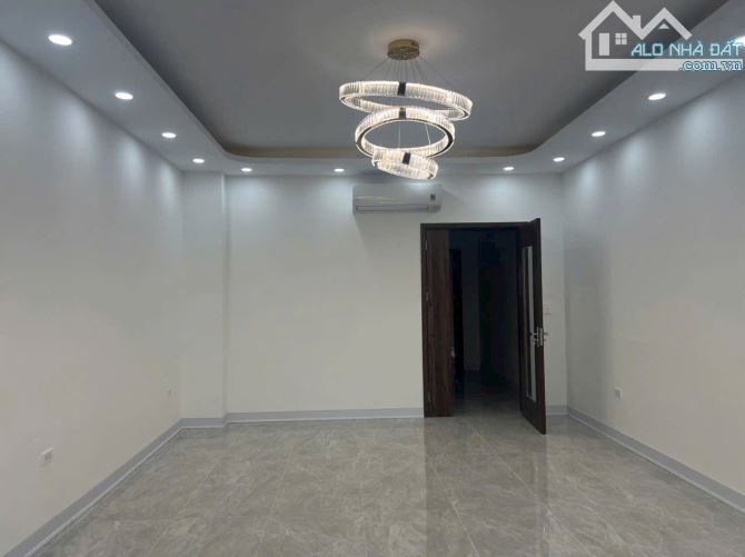🏫BÁN NHANH LIỀN KỀ KĐT VĂN PHÚ -KINH DOANH -ĐƯỜNG TRƯỚC NHÀ 18M-VỈA HÈ- CÓ THANG MÁY - 4