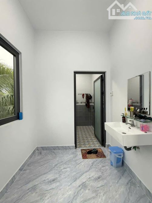 Nhà Đẹp Kiên cố, 3 Phòng - Đường 4m, có sân đậu OTO Mỹ hưng, Mỹ Phong. Bao chắc chắn. - 4