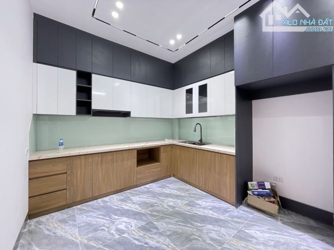 TRẦN KHÁT CHÂN , 41M² x 5T THANG MÁY , MẶT TIỀN 4M , NHÀ ĐẸP Ở NGAY , GẦN Ô TÔ , 9,85 TỶ - 4