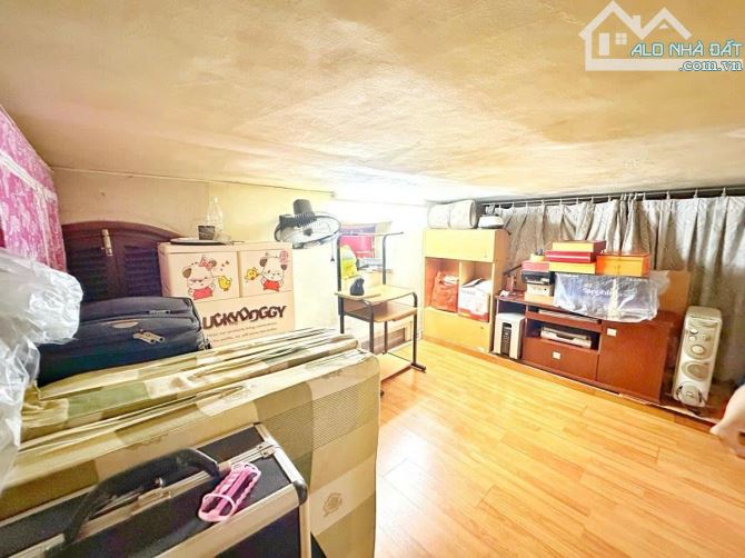BÁN CĂN HỘ TẬP THỂ HIẾM , PHỐ CỔ HÀNG CHIẾU, HOÀN KIẾM. TẦNG 2 – 110M² – 2PN. 8,78 TỶ - 4