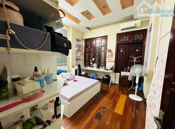 Bán nhà dân xây 3 tầng đủ công năng gia tốt hiếm có - 4