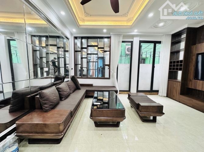 CẦU GIẤY 41M x6 TẦNG GIÁ 9,350 TỶ,OTO TRÁNH 10M,NGÕ THÔNG - 4