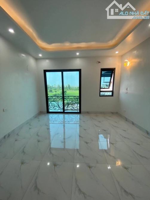 Bán Nhà Thạch Bàn Long Biên. Diện tích sử dụng: 48m² 📏 Mặt tiền: 4.3m Giá 5.4 Tỷ - 5