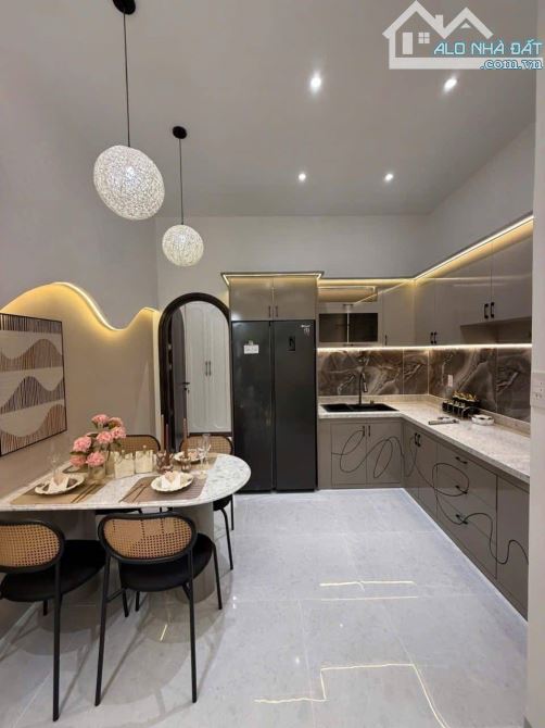 Nhà liền kề tỉnh lộ 10 giá tốt chưa đến 7 tỷ - 5