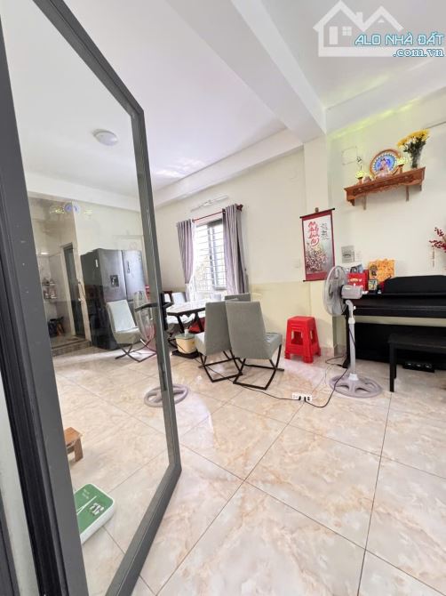 Bán Nhà Mặt Tiền Kinh Doanh chợ Gò Vấp - 183 m2 - 4Tầng - 24.8 tỷ - dòng tiền hơn100 triệu - 5