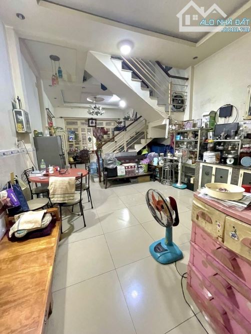 BÌNH TÂN DT KHỦNG 10M DÀI 18M- HIỆN TRẠNG 1 CĂN NHÀ 2 TẦNG VÀ 7 PHÒNG CHO THUÊ -  7TỈ780TR - 5