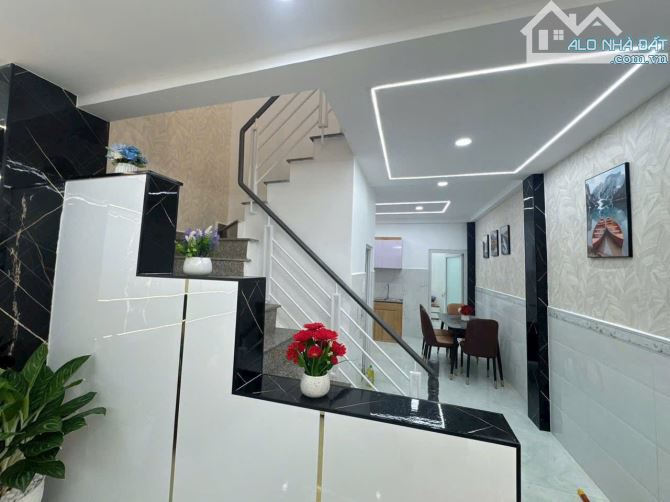 Nhà 2 tầng FULL NỘI THẤT đường THẠNH XUÂN 40 phường Thạnh Xuân Q12 DT 66m2 (4x17) đường 5m - 5