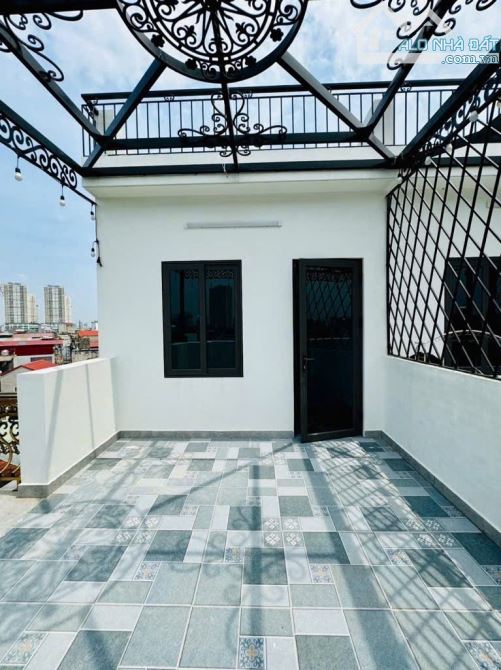 Bán nhà đẹp mặt phố Ngã Tư Sở! 48m2 x 7T thang máy chỉ 22..tỷ - Vỉa hè rộng,  view sông - 5