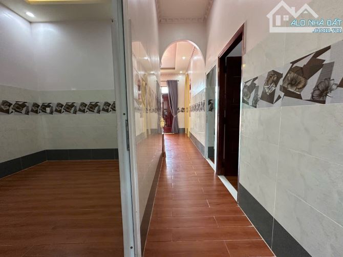Nhà Gần Chợ Hưng Long 8x 33m.  3PN Cần Giuộc, Long An - 5