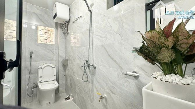 NHÀ ĐẸP ĐỘI CẤN BA ĐÌNH 20m 5Tầng Mt 3m GIÁ 4.8 TỶ NGÕ THÔNG 50M RA MẶT PHỐ KINH DOANH. - 5