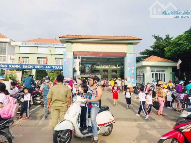 Ông anh chính chủ cần bán nhanh lô đất 300m2, 2 sổ rời, đường chợ thông dài, gần trường họ - 5
