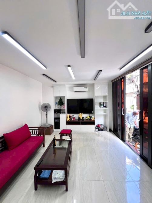 SIÊU HIẾM HẺM Ô TÔ ĐẬU, P. SÀI GÒN - Nhà mới đẹp, hầm 5 tầng, HĐT 40 tr/th, nhỉnh 13 tỷ - 5