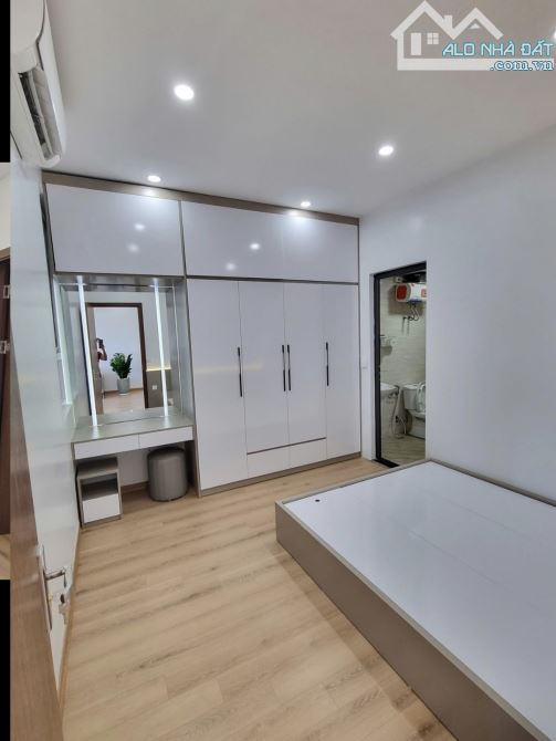 Bán căn hộ KĐT DREAM. DT: 95m, 3N, 2vs, full NỘI THẤT mới đẹp. Giá: 5,6 tỷ - 5