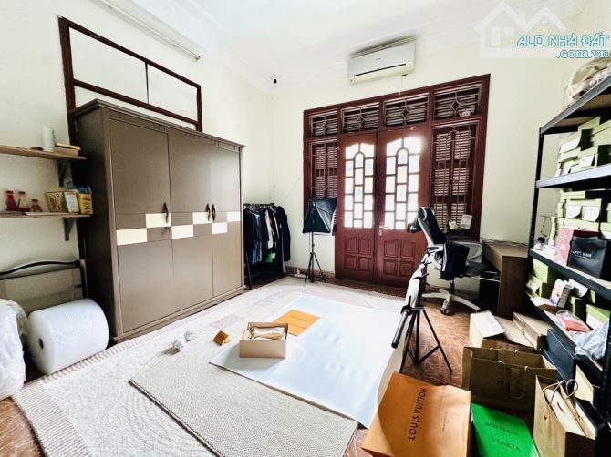 Nhà dân xây phố Chu Huy Mân- 70m2- nhà thoáng, dân xây- Chẵn 13 tỷ - 5