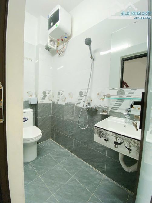 Hiếm, Nhà Đẹp Vĩnh Hưng 5 Tầng mới, gần trường cấp hai giá nhỉnh 3 tỷ - 5