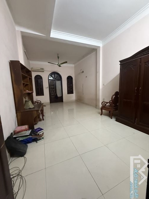 Bán nhà Thanh Xuân - Gần đường Giải Phóng - 7 chỗ vào nhà - 84m2 -20 tỷ - 5