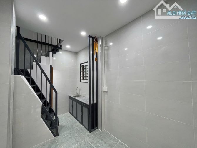 HÀN HẢI NGUYÊN - KHU VIP Q11 - 3 TẦNG 2PN 3WC - SỔ NỞ HẬU - 5
