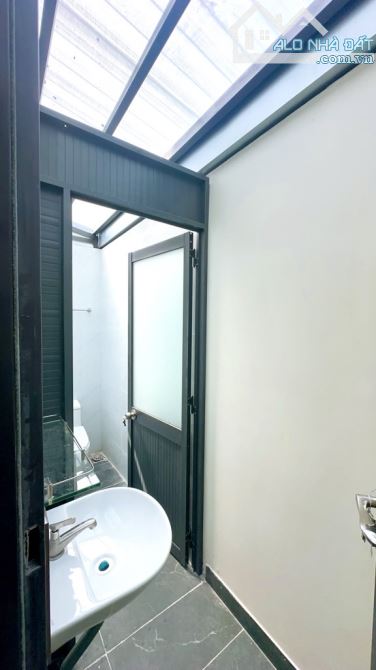 Bán Nhà Bình Chiểu, 56m2 x 3 tầng, SHR, Xe Hơi vào nhà, Chỉ 4 tỷ x - 5