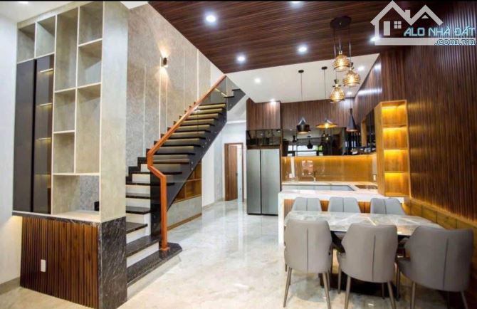 GỒNG LỖ BÁN GẤP NHÀ NAM KỲ KHỞI NGHĨA, QUẬN 3. GIÁ 4,75TỶ/59,3M2. ĐANG CHO THUÊ 18TRIỆU/TH - 5