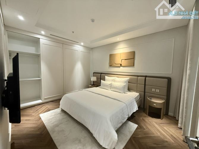 BÁN TÒA NHÀ PHỐ HUẾ, 10 TẦNG THANG MÁY CÓ HẦM , 300M2, MT 9M - 5