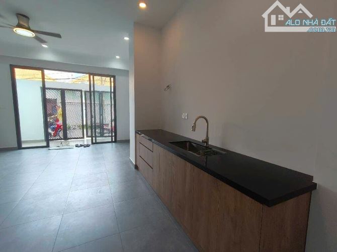 CẦN BÁN NHÀ HẺM XE HƠI THÔNG THOÁNG VÕ VĂN NGÂN, P. LINH CHIỂU, THỦ ĐỨC. 3TẦNG, 55M2, 7.2 - 5