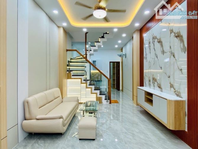 Nhà đẹp HXH Full nội thất 42m2 x 2 tầng sổ hồng chính chủ giá nhỉnh 5 tỷ - 5