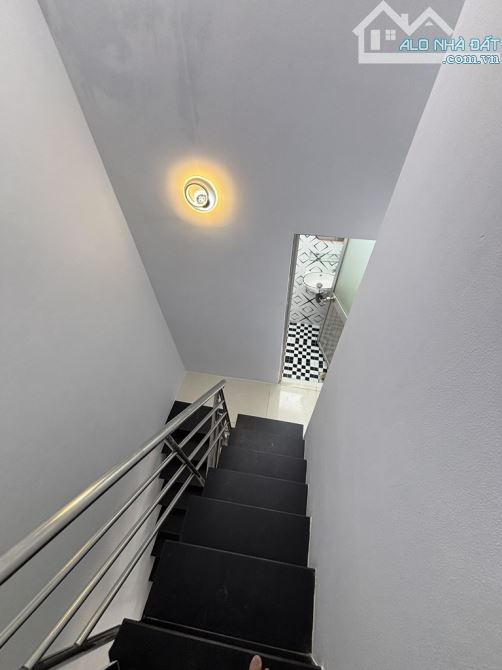 Bán nhà giáp ngã tư bốn xã, 25m2, nhỉnh 2 tỷ - 5