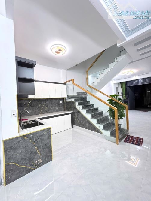 NHÀ MỚI 2 TẦNG HUỲNH THỊ HAI Q.12- HẺM XE HƠI THÔNG GIÁ 4TY180 - 5