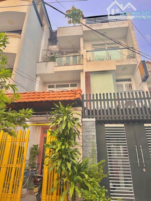 Nhà 4 tầng Trường Thọ Thủ Đức 65m2 chỉ nhỉnh 5 tỷ - 5
