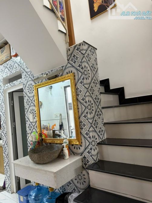 Bán nhà 2 tầng, 2 mặt hẻm Trần Thị Trọng.Tân Bình. Chỉ 4x - 5