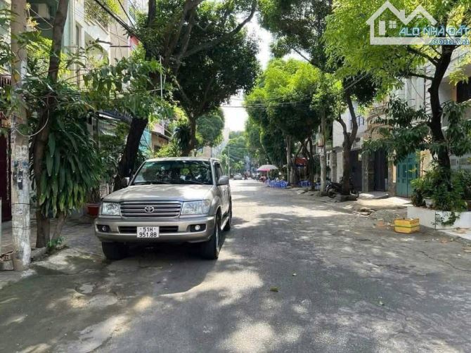 Nhà Cho Thuê Khu VIP xe hơi xa tải đậu Hẻm  Nguyên Hồng - 5