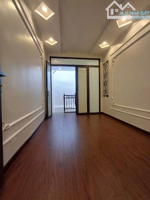 PHỐ CÁT LINH HƠN 5 TỶ - 26M2 - 3 TẦNG 3 NGỦ- Trung tâm Đống Đa - MỚI ĐẸP Ở LUON - NGÕ TO Đ - 5