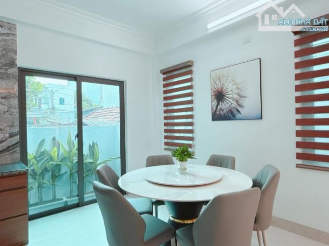 Bán nhà 3 tầng ngõ phố Vũ Hựu, ph Lê Thanh Nghị, TP HP, 64.7m2, mt 4m, 3 ngủ, sân oto - 5