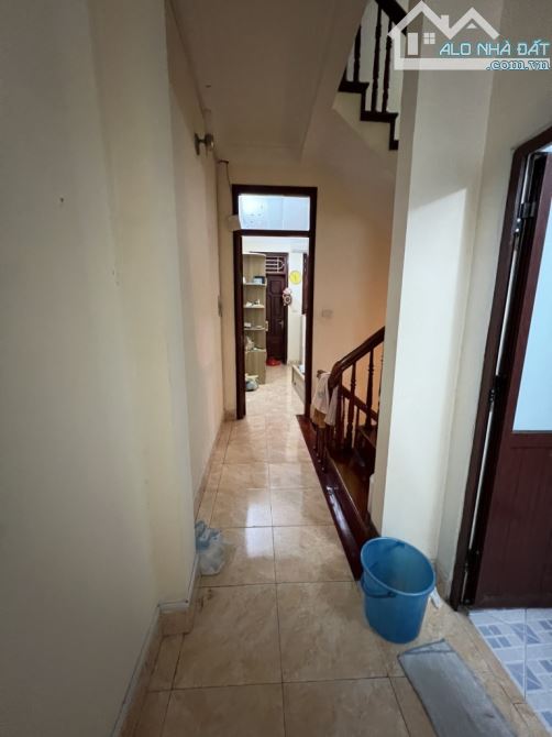 Bán nhà phố Lê trọng tấn thanh xuân. 50m2. Ô tô lùi cửa . 15m ra ô tô tránh . Giá hơn 13ty - 5