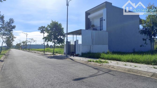 Khu dịch vụ hỗn hợp VSIP - Bán lô xẻ khe, Hướng Nam, đối diện trường học, Giá rẻ nhất thị - 6