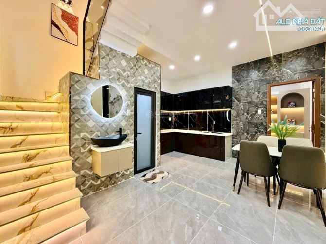 Bán nhà 4 Tầng HXH 7m Ni Sư Huỳnh Liên - Gần CC Bàu Cát 2, DT: 4x10m [nở hậu]. Chỉ 8.5 tỷ - 6