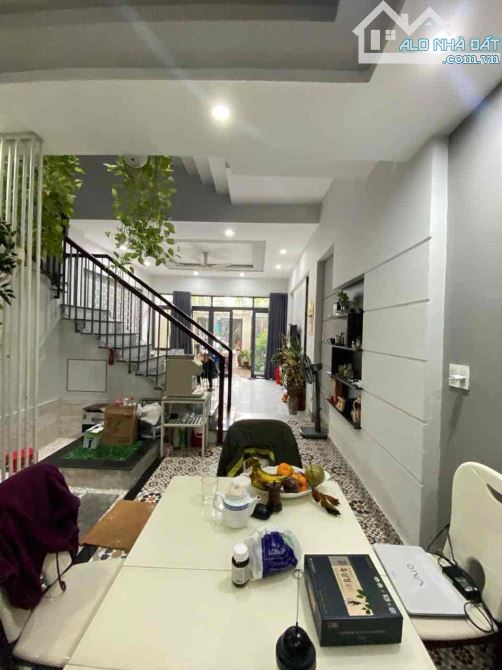 SẬP HẦM NHÀ 3 TẦNG MỚI ĐẸP LÝ TRIỆN DT 105m2_NGANG 5M_VUÔNG VẮN_CHỈ 8 TỶ - 6