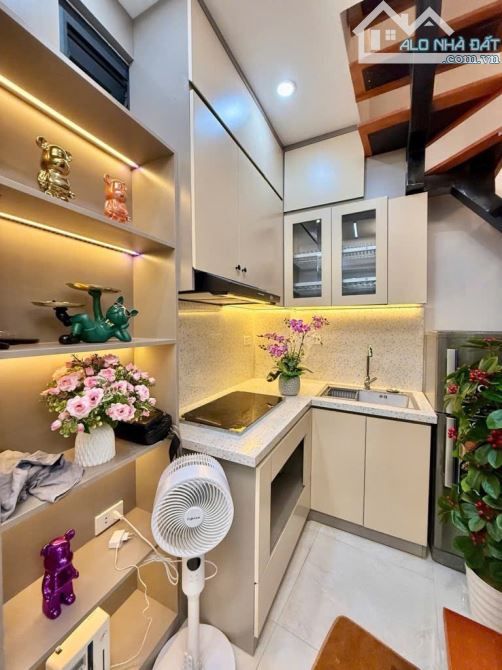 VĂN CHƯƠNG, ĐỐNG ĐA, HÀ NỘI - LÔ GÓC 3 MẶT THOÁNG - 4 TẦNG - FULL NỘI THẤT - 6