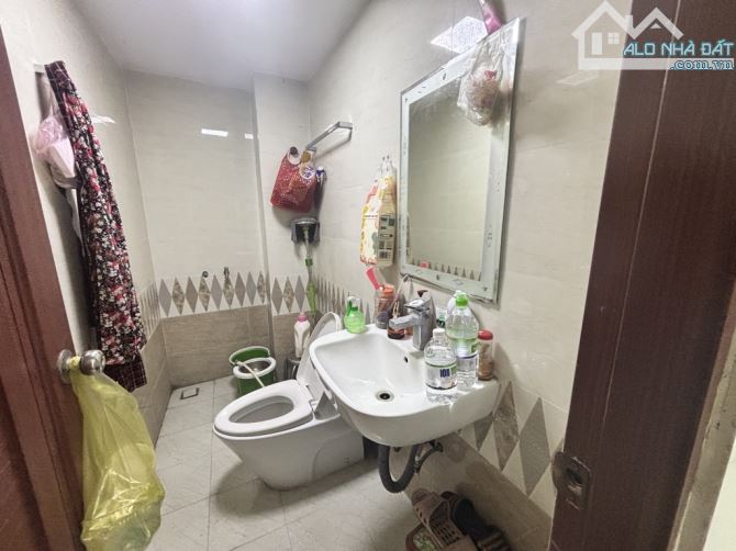 DIỆN TÍCH KHỦNG 140M2 - 4 TẦNG - SÂN ĐỂ XE RỘNG - NỞ HẬU - HXH - THỐNG NHẤT P16 - 6