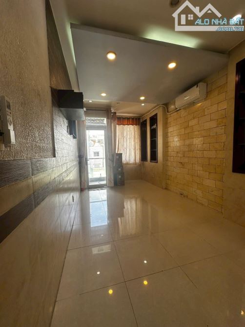 Bán nhà mặt tiền Nhật Tảo Quận 10 dt( 3.05 x 13m) giá 14 tỷ - 6